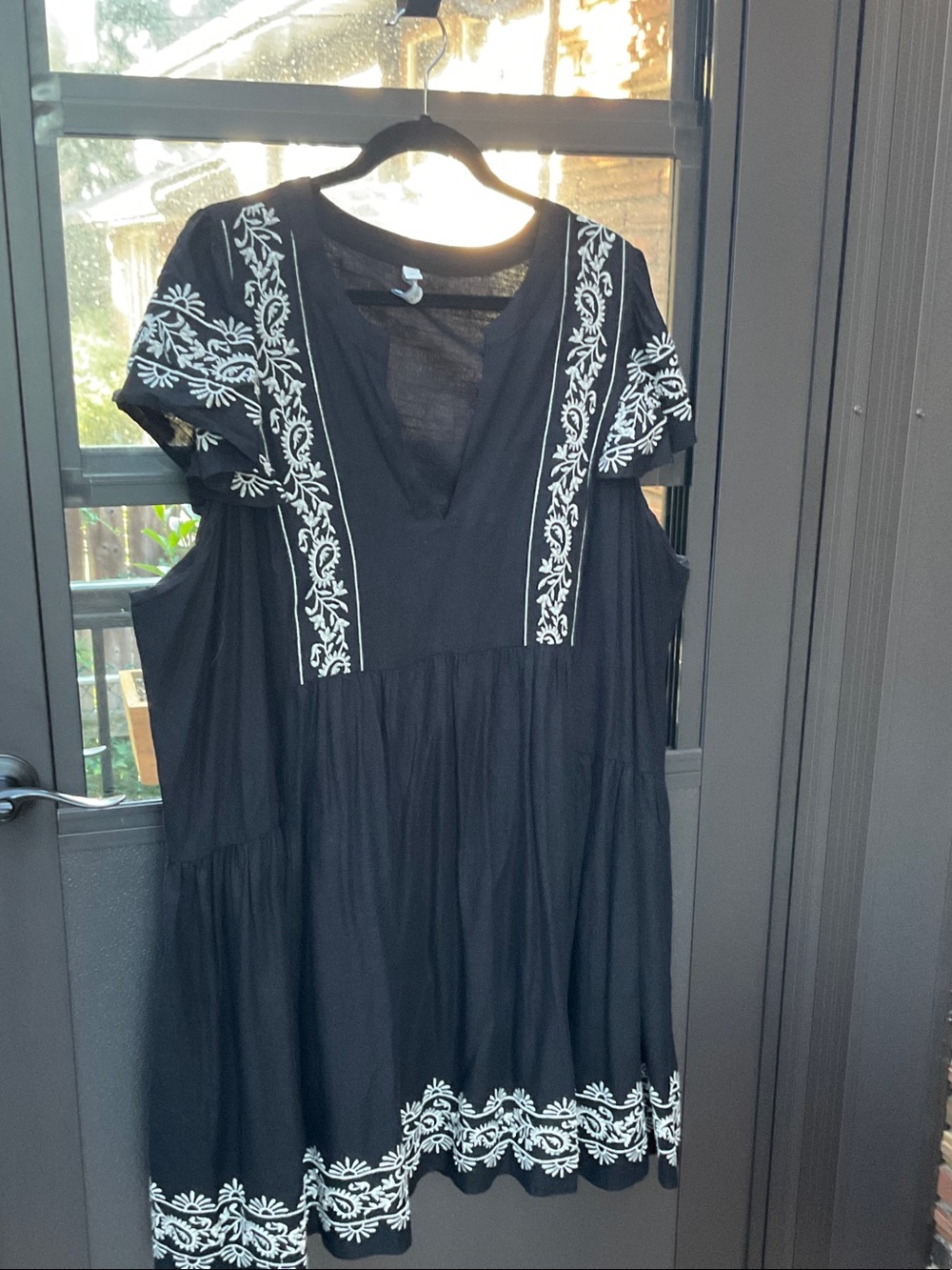 torrid Black Mini Dress with White Floral Embroidery 4x BNWOT Belle isle